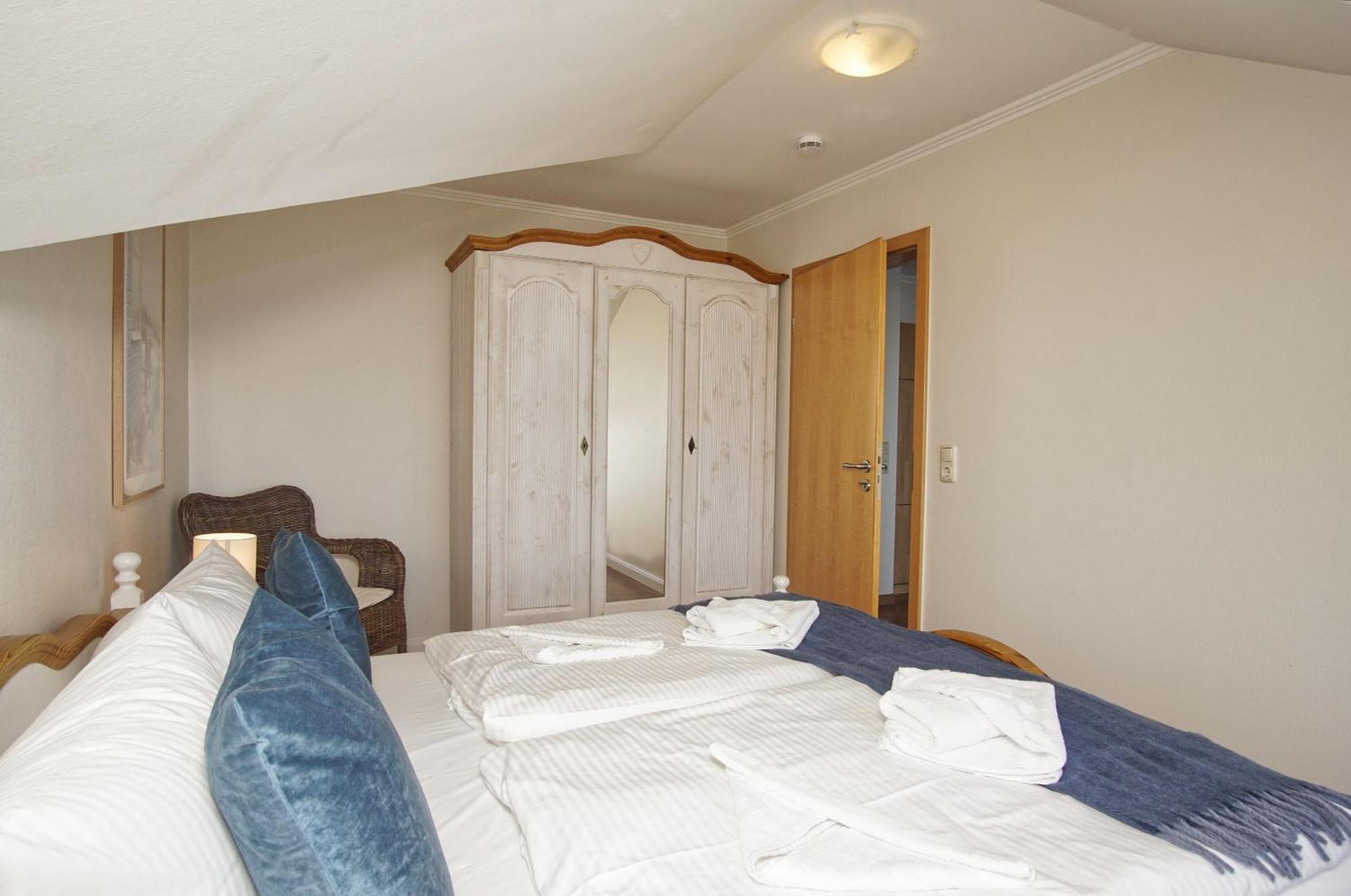 Ferienwohnung Mit Traumhaftem Meerblick - Haus Am Meer Fewo 11 Lohme Exteriör bild